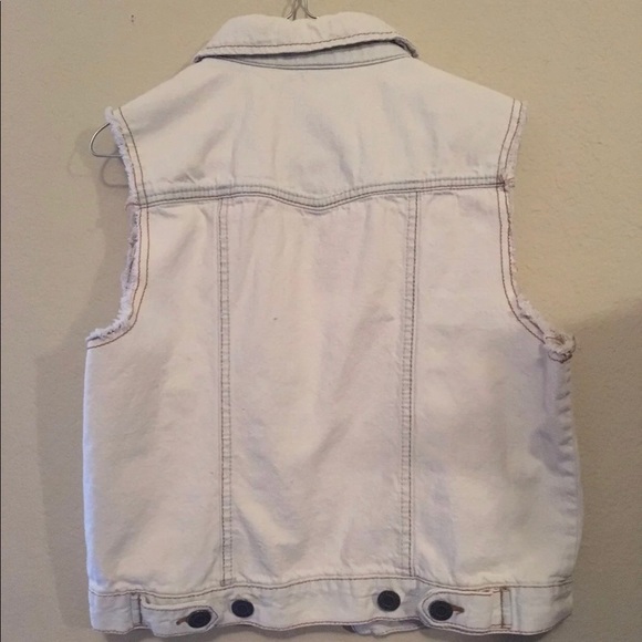 Off White Vest - Picture 3 of 3